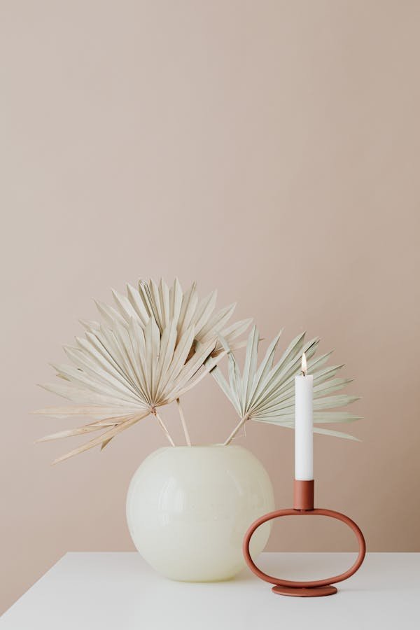 Des vases blancs pas chers pour tous les styles de déco !