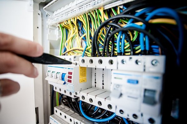 Maintenance électrique performante : optimisez votre installation